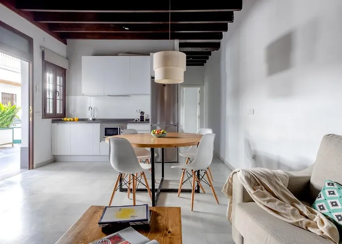 Διαμέρισμα Triana Boutique By Hommyhome