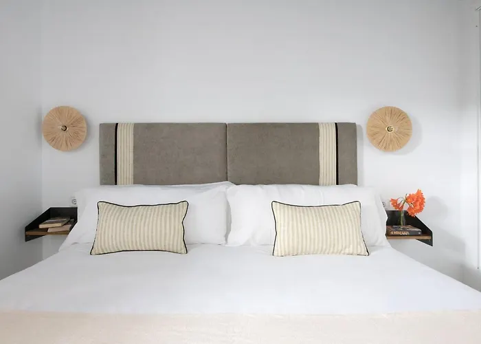 Triana Boutique By Hommyhome *